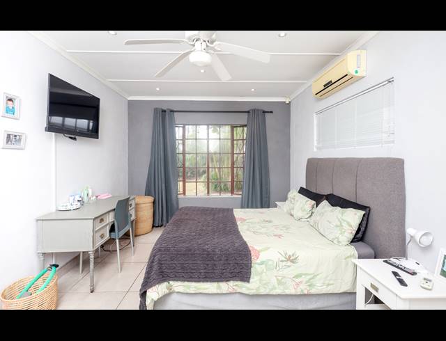 4 BEDROOM FREEHOLD FOR SALE IN GONUBIE